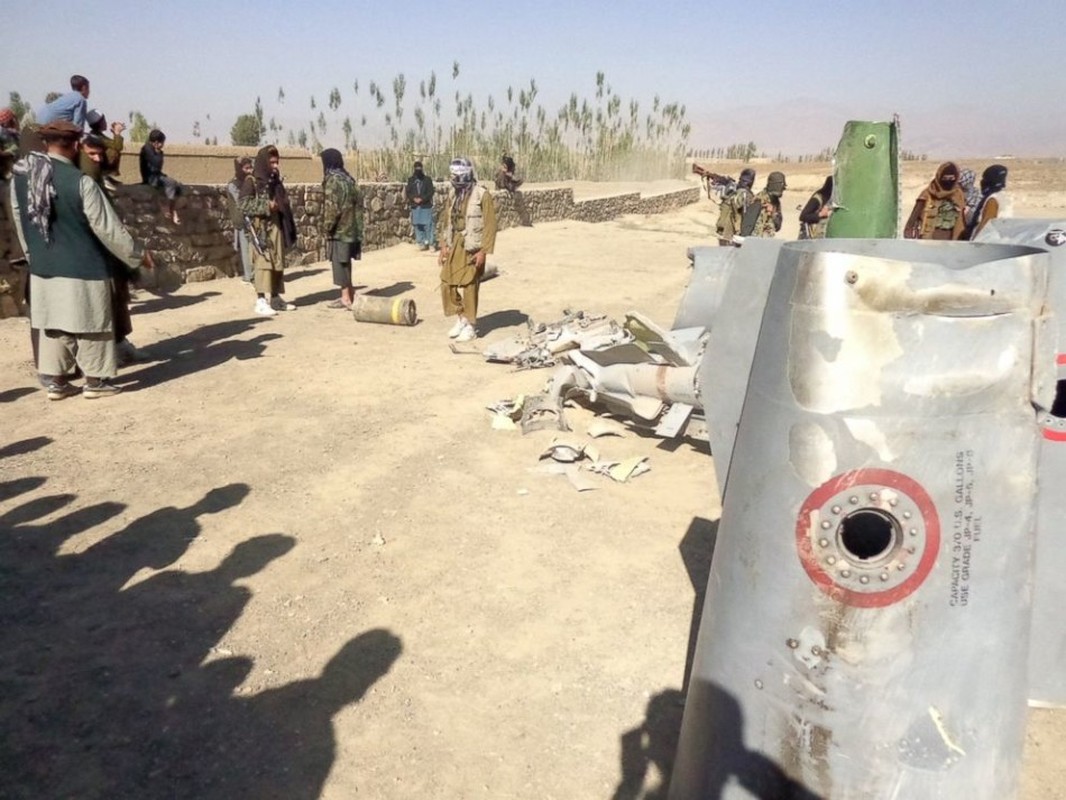 Anh nong: F-16 My vut sach vu khi chay tron Taliban-Hinh-5