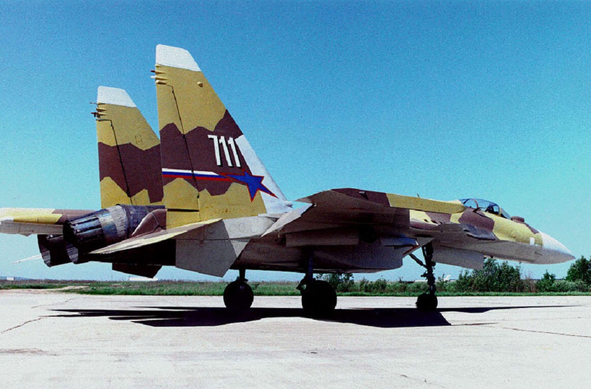 Tuong tan cong nghe tuyet dinh tren sieu co Su-37 Nga-Hinh-2