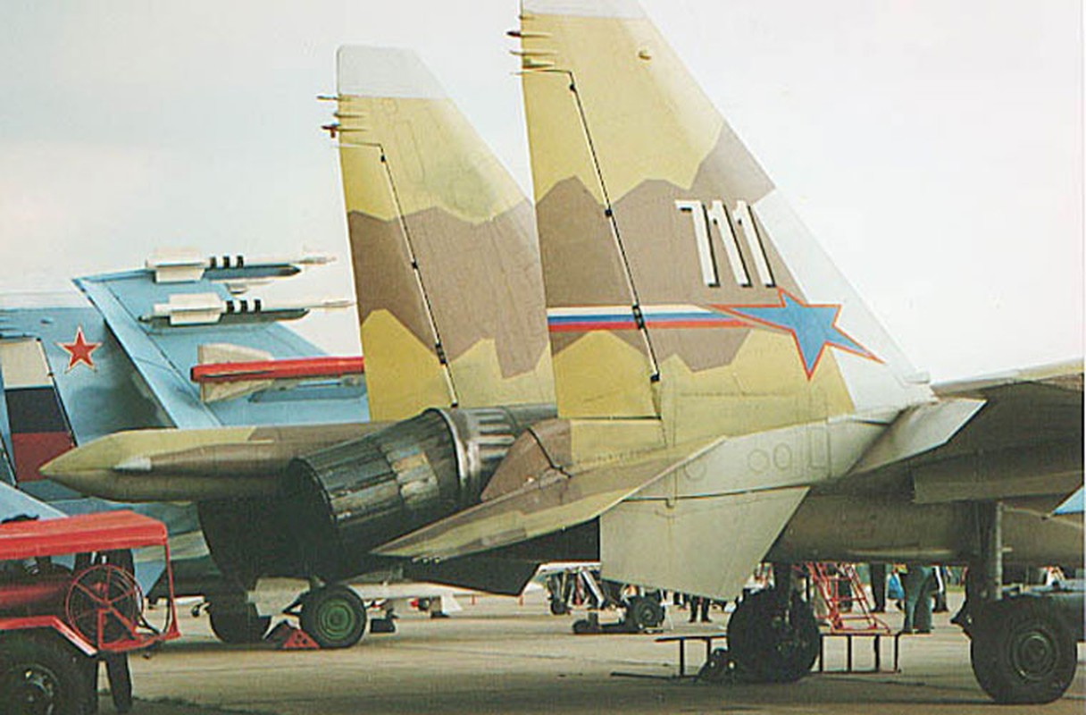 Tuong tan cong nghe tuyet dinh tren sieu co Su-37 Nga-Hinh-3