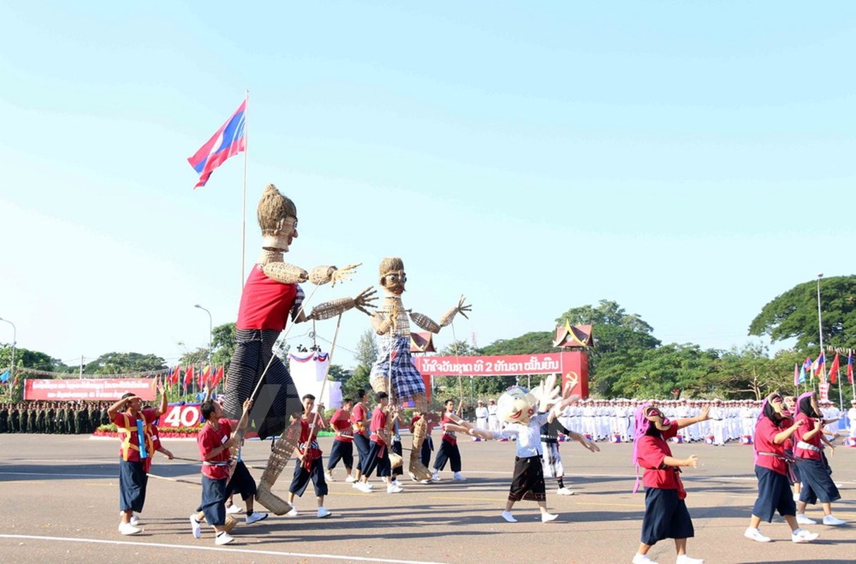 Muc kich Quan doi Lao dieu binh chao mung 40 nam Quoc khanh-Hinh-14