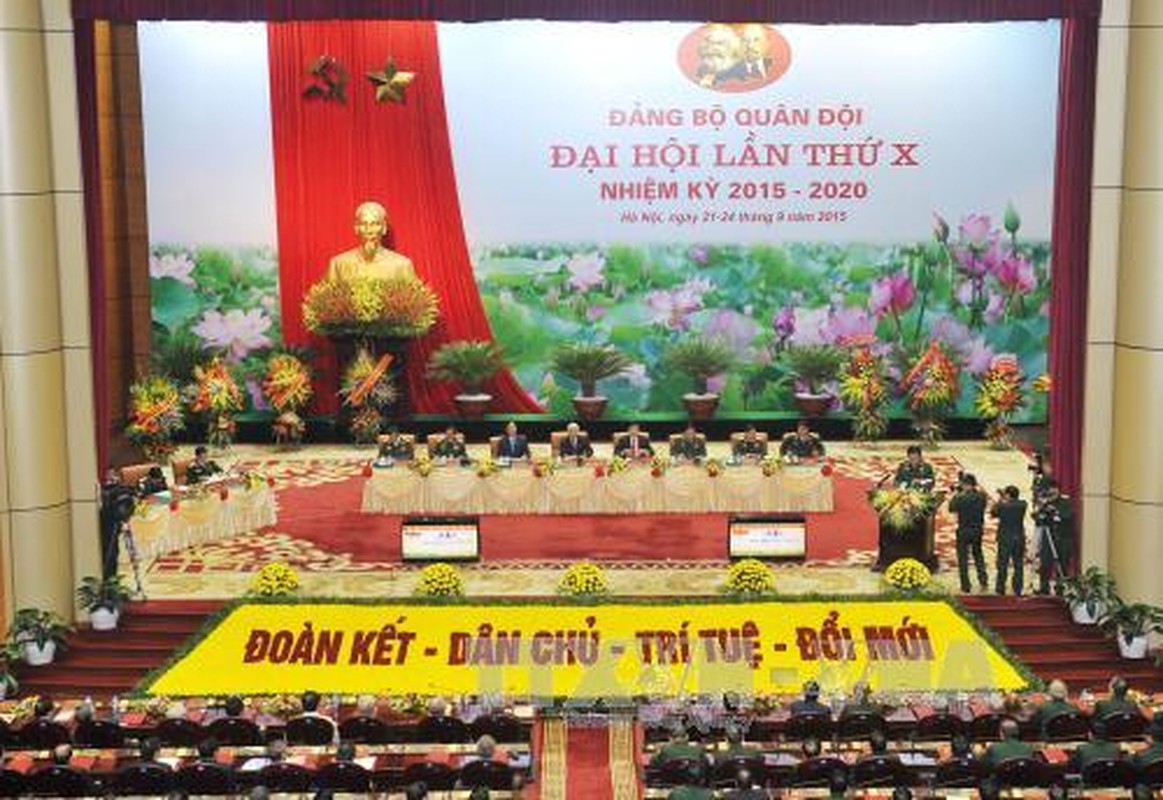 Diem su kien quoc phong Viet Nam noi bat nam 2015