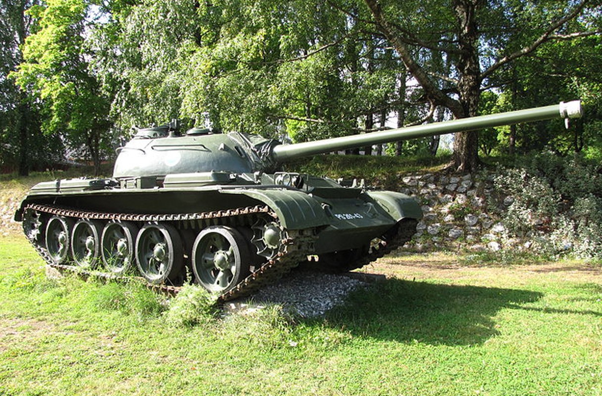 Giat nay minh hinh dang xe tang T-54 doi dau-Hinh-9
