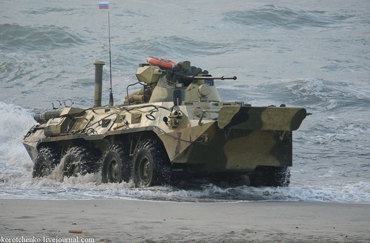 Ben trong xe boc thep cho quan BTR-82A Nga co gi?-Hinh-3