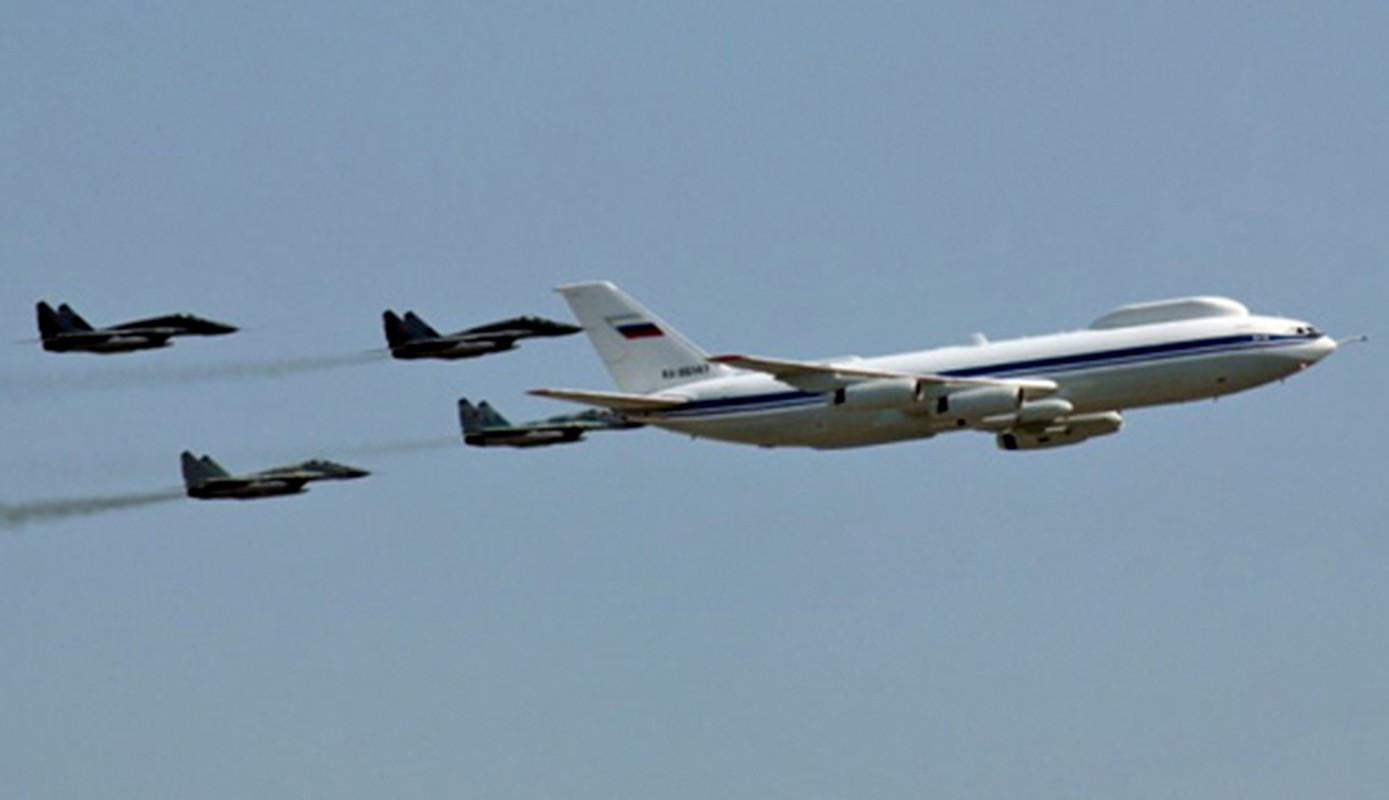 Chiem nguong “may bay ngay tan the” Il-80 cua Nga