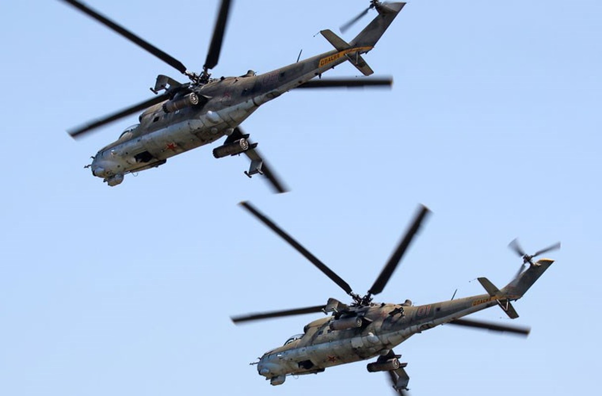 Den luot “xe tang bay” Mi-24 roi Syria, IS tho phao-Hinh-6