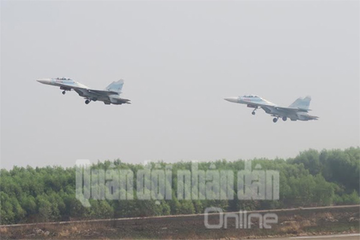 Man nhan may bay chien dau Su-30MK2 Viet Nam khong kich-Hinh-6