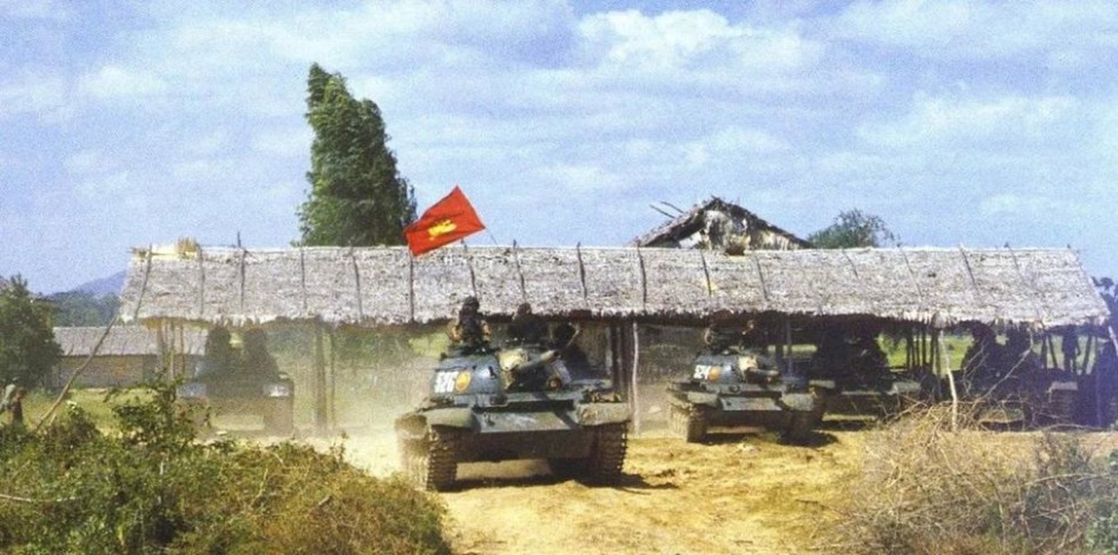 Anh cuc hiem xe tang Type 62 cua Campuchia-Hinh-2