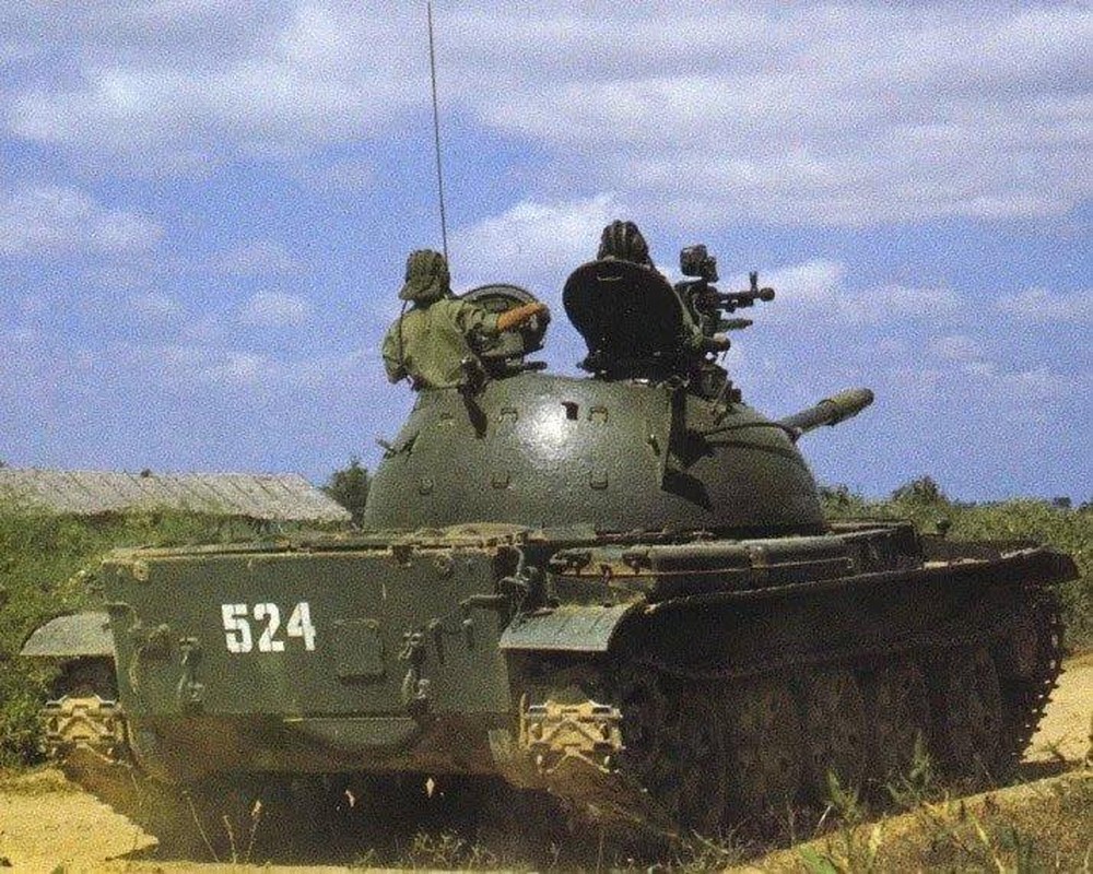 Anh cuc hiem xe tang Type 62 cua Campuchia-Hinh-7
