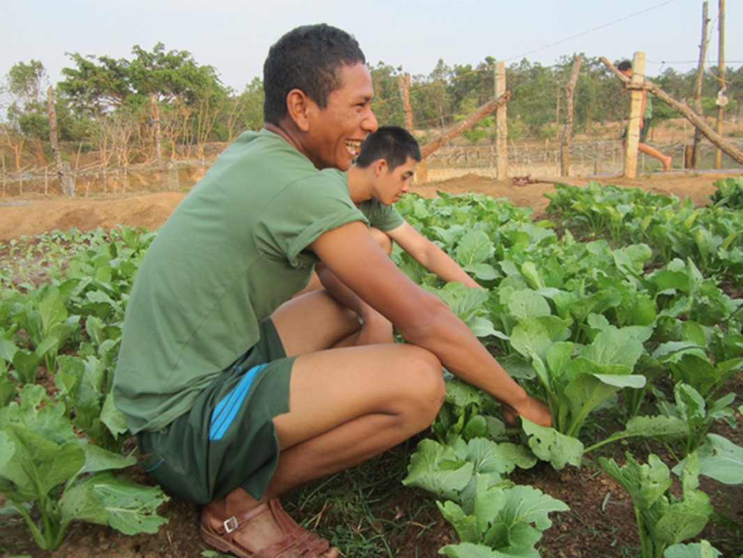 Mot ngay voi chien si bo binh QDND Viet Nam-Hinh-11