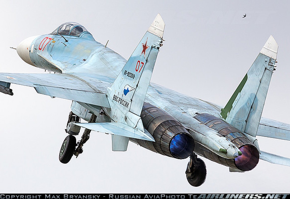 Nhin mat Sukhoi Su-27 danh chan may bay do tham My-Hinh-9