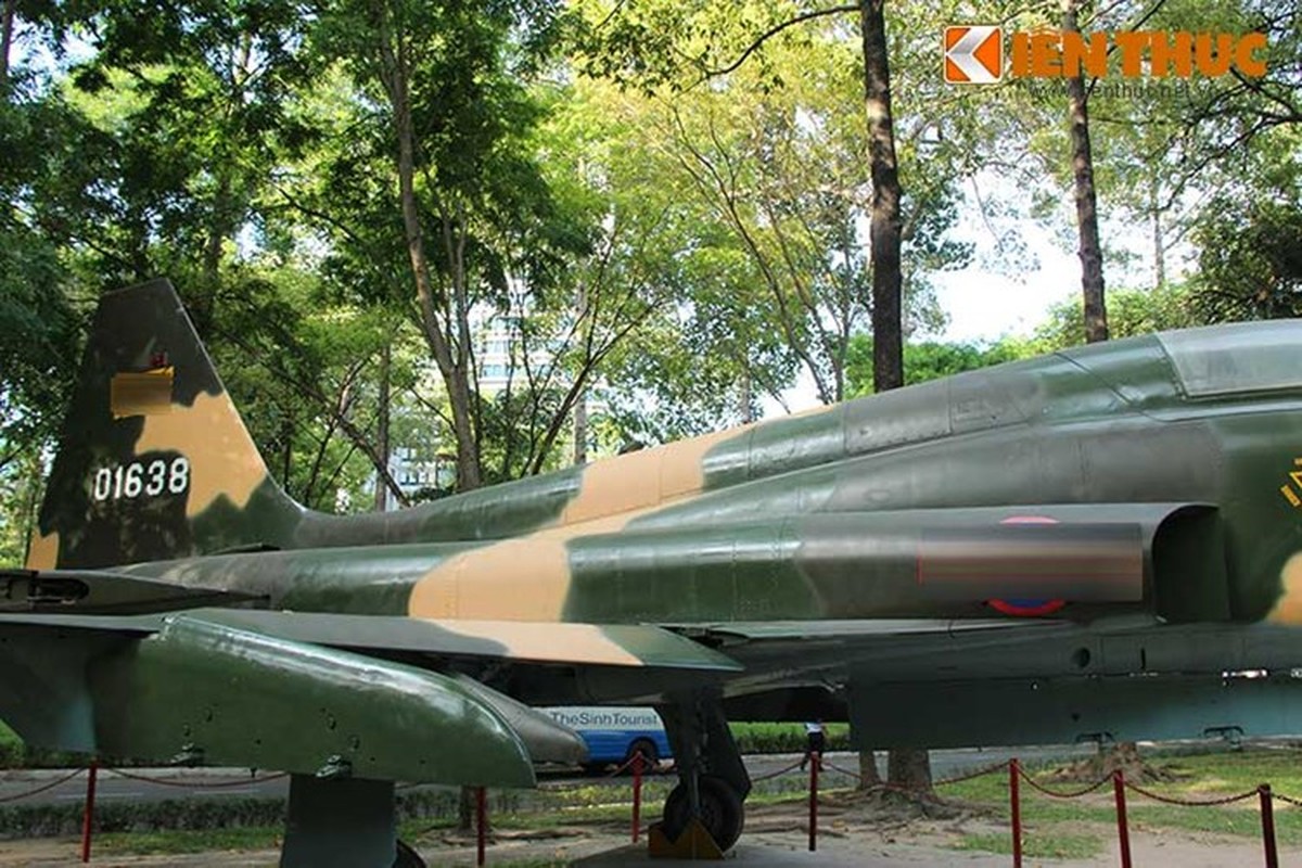 Tiem kich F-5E: Chien loi pham bat ngo nhat sau 1975-Hinh-13