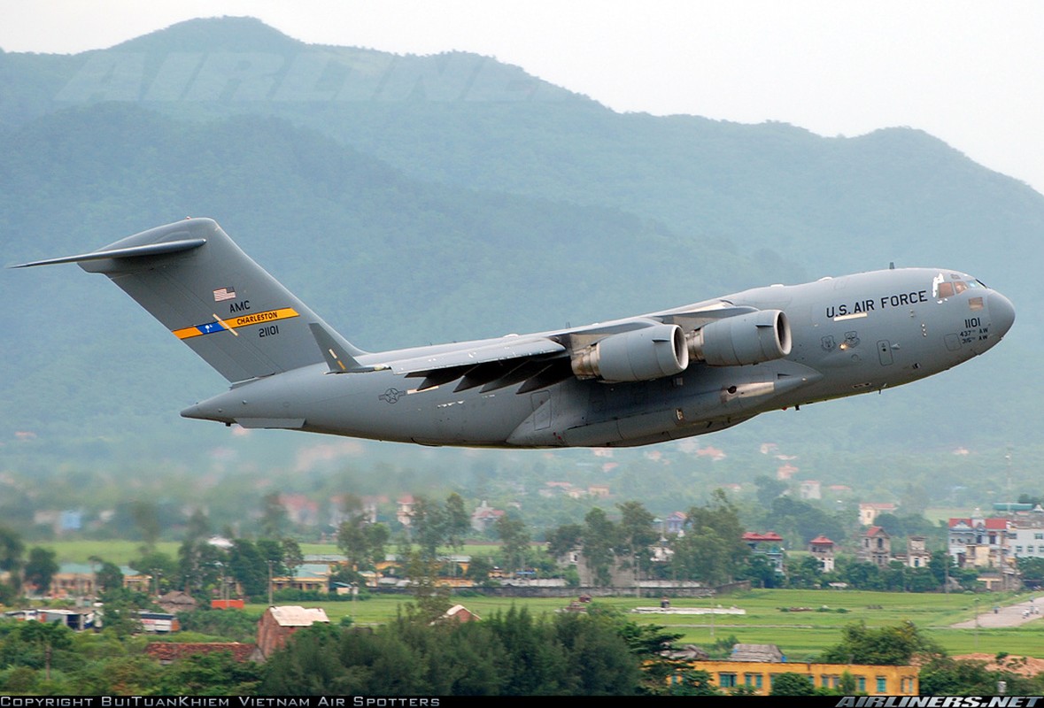 Suc manh ghe gom may bay C-17 phuc vu Obama tham VN-Hinh-3