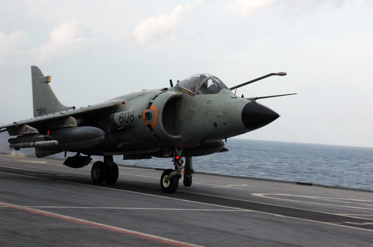 Viet Nam co nen mua tiem kich ham Sea Harrier?-Hinh-14