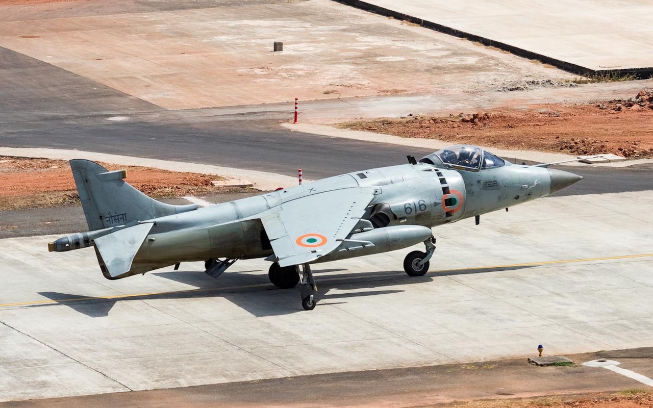 Viet Nam co nen mua tiem kich ham Sea Harrier?-Hinh-15