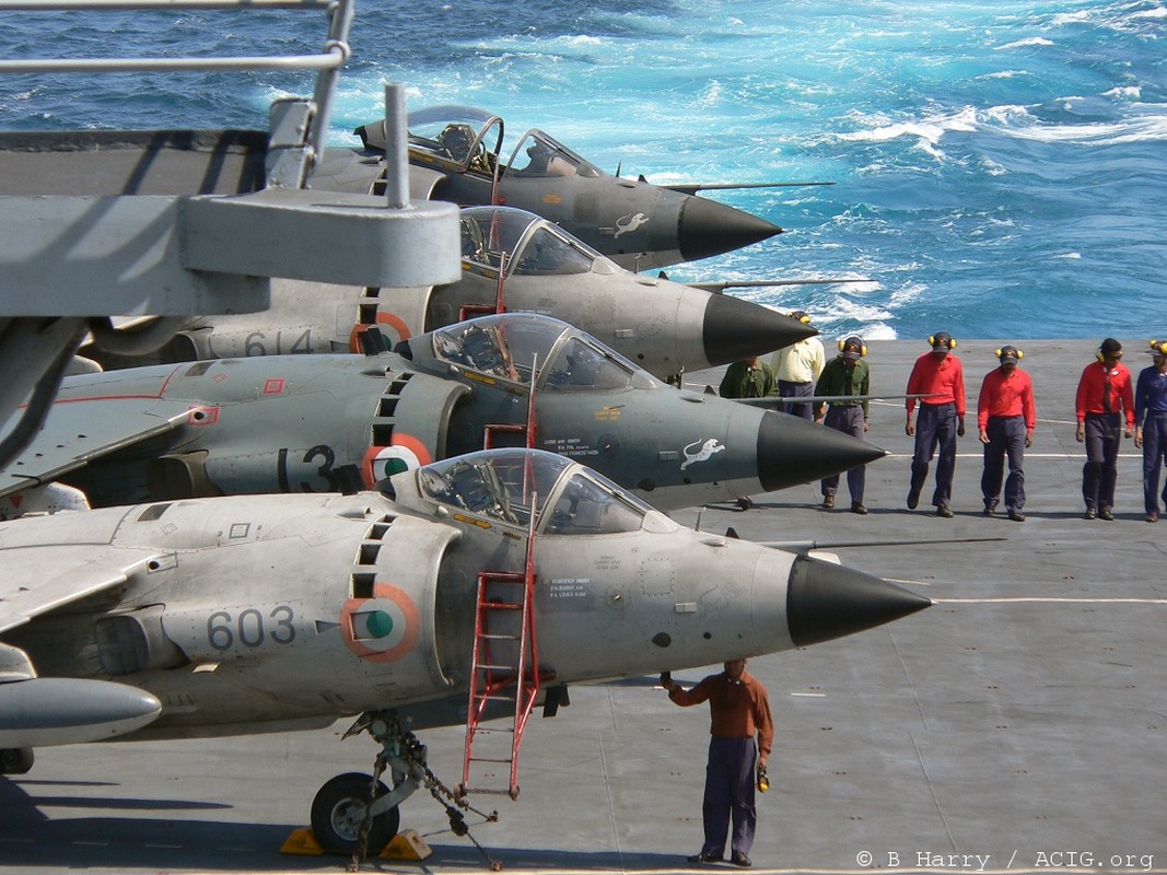 Viet Nam co nen mua tiem kich ham Sea Harrier?-Hinh-3