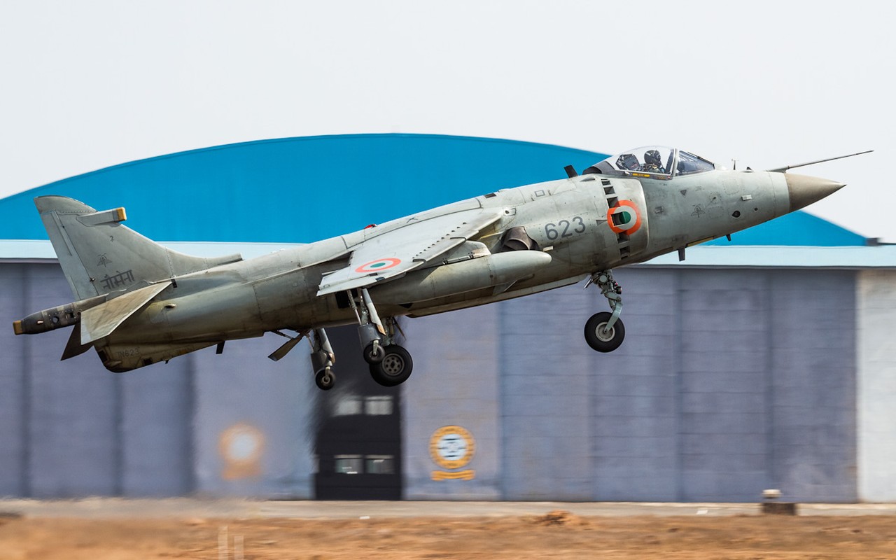 Viet Nam co nen mua tiem kich ham Sea Harrier?-Hinh-6