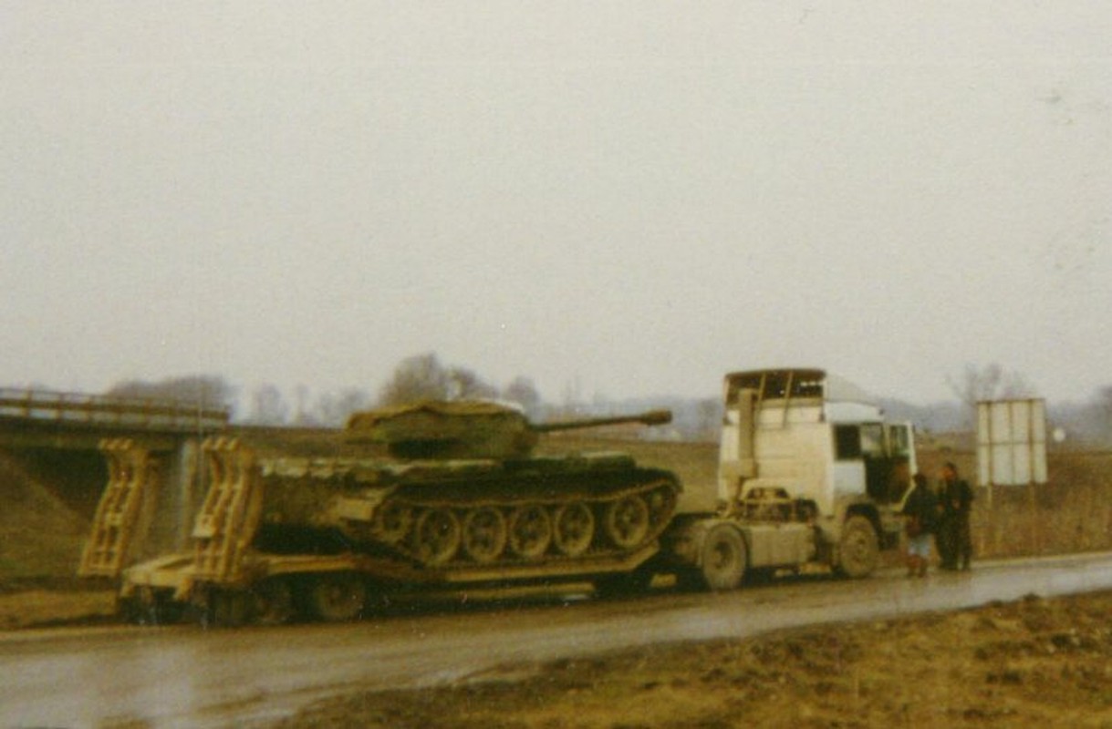 Kinh ngac xe tang “lai” T-55 Nga va phao Hellcat My-Hinh-3