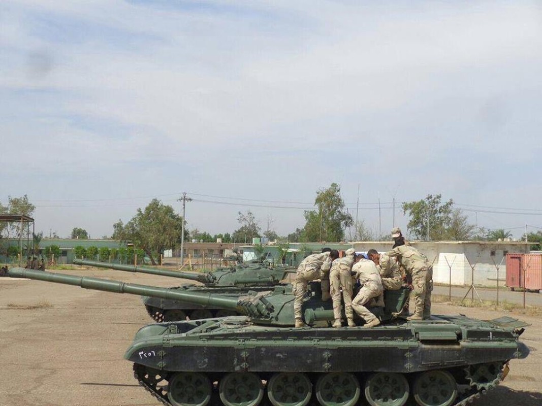 Anh: Iraq voi va tung T-72M1 ra mat tran chong IS-Hinh-2