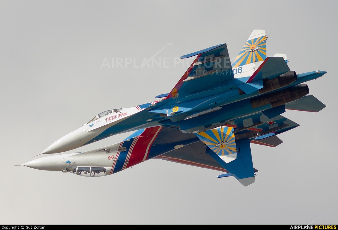 Hien truong tham khoc chien dau co Su-27 roi gan Moscow-Hinh-10
