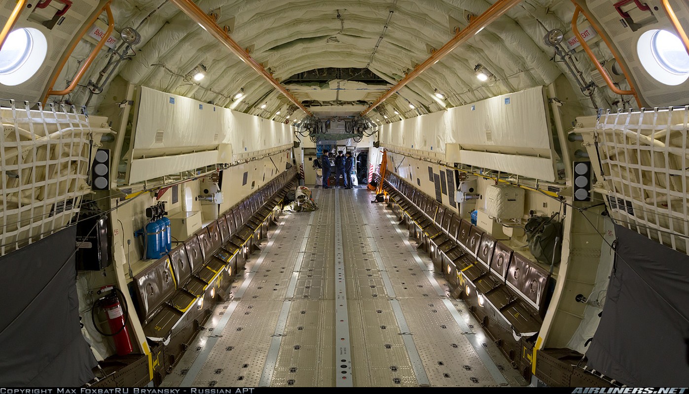 Viet Nam quan tam toi may bay van tai Il-76 cua Nga?-Hinh-11