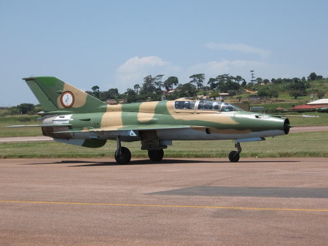 Anh hiem may bay Su-30MK2 hoat dong o Uganda-Hinh-8