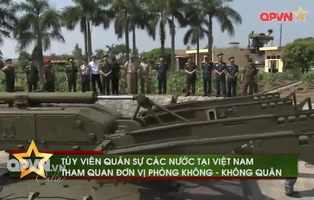 Si quan nuoc ngoai duoc man nhan ten lua S-125-2TM Viet Nam