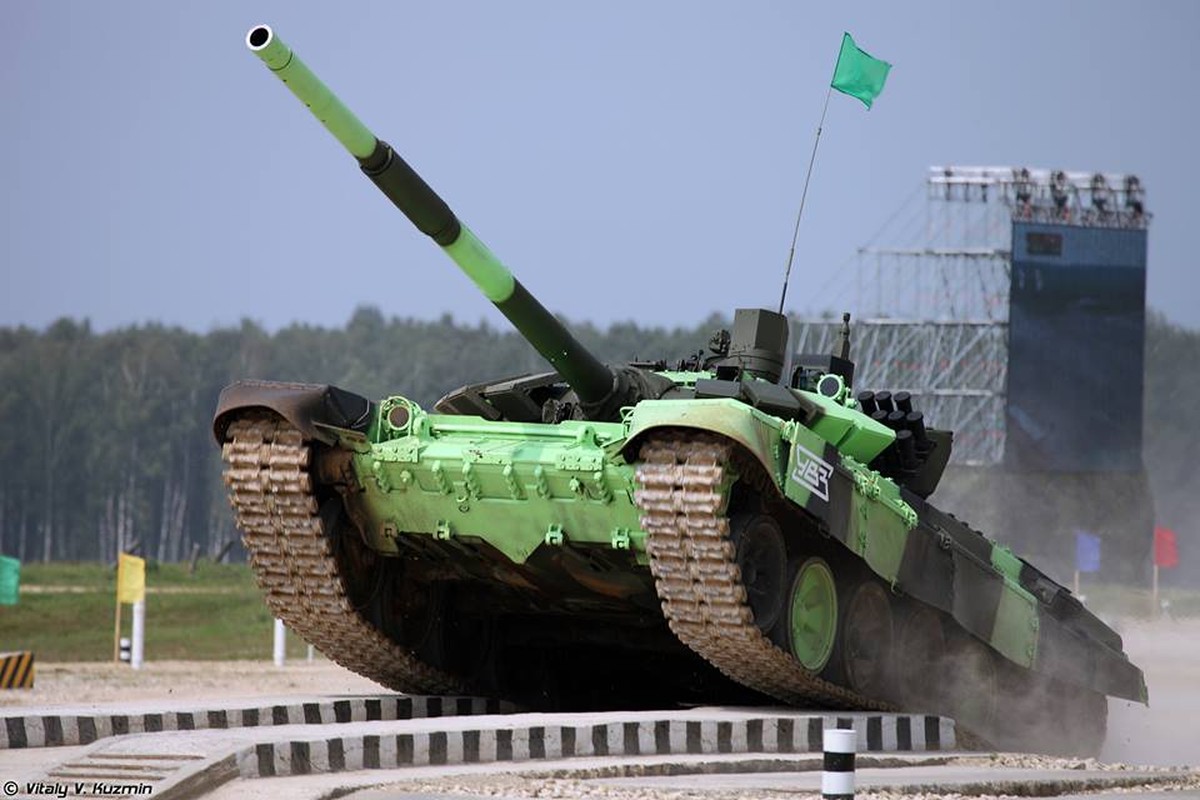 Man nhan canh xe tang T-72B3 tranh tai Tank biathlon 2016-Hinh-2