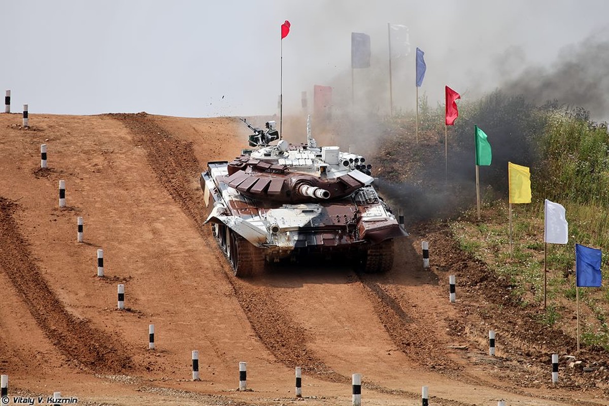 Man nhan canh xe tang T-72B3 tranh tai Tank biathlon 2016-Hinh-6