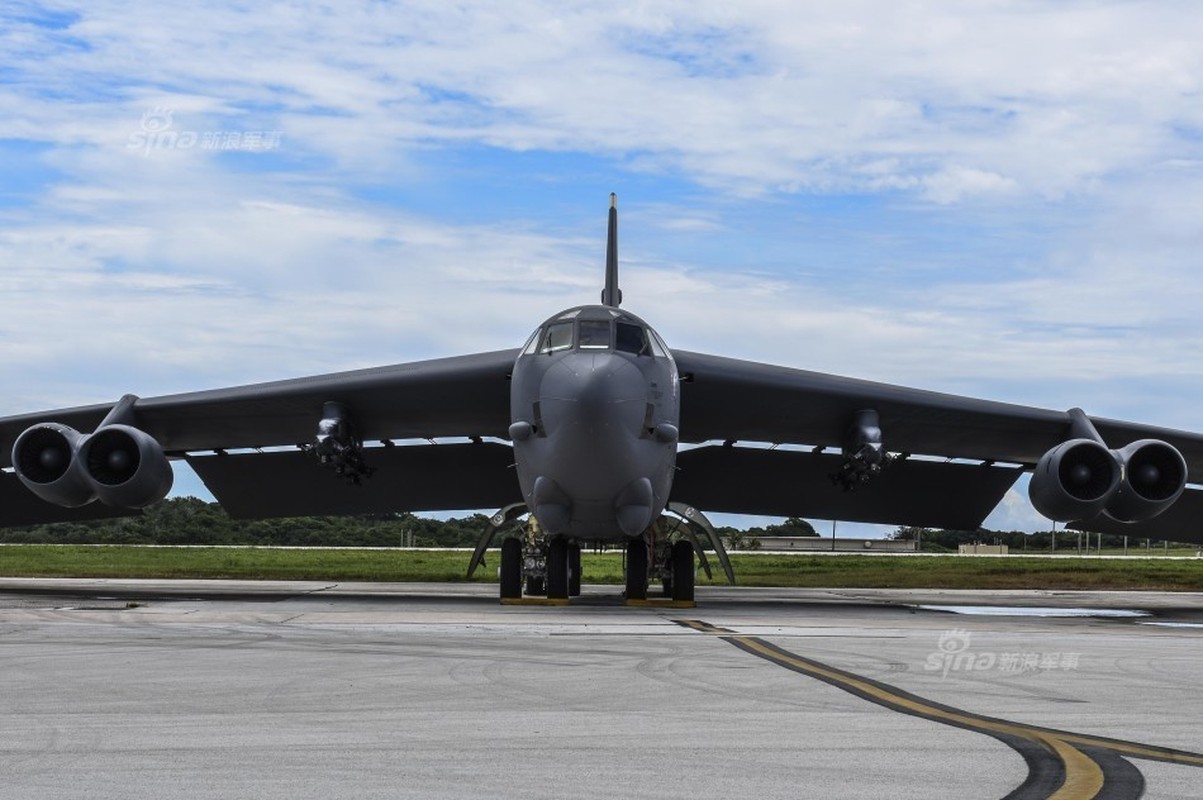 Kinh ngac: “Phao dai bay” B-52, B-1B, B-2 dang cung o Guam-Hinh-3