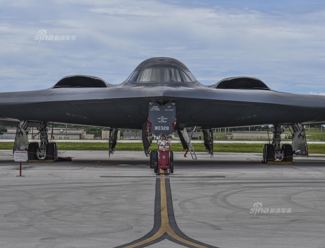 Kinh ngac: “Phao dai bay” B-52, B-1B, B-2 dang cung o Guam-Hinh-4