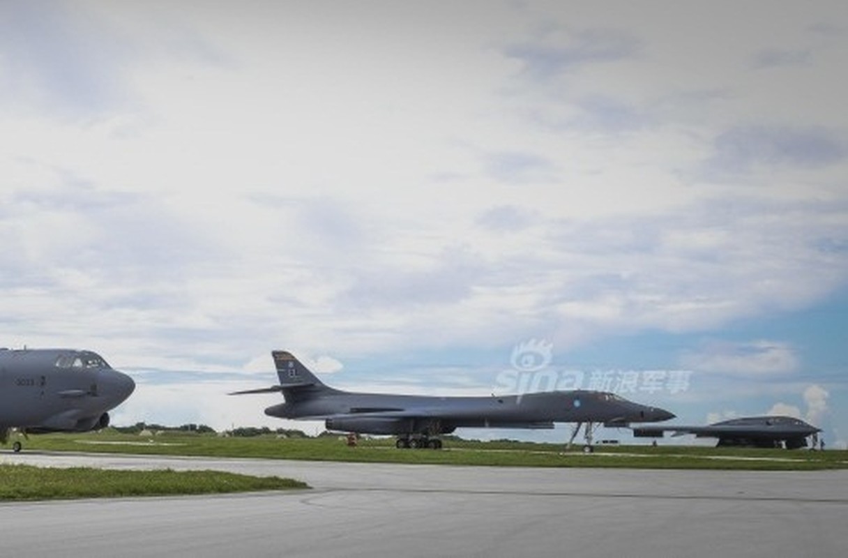 Kinh ngac: “Phao dai bay” B-52, B-1B, B-2 dang cung o Guam-Hinh-8