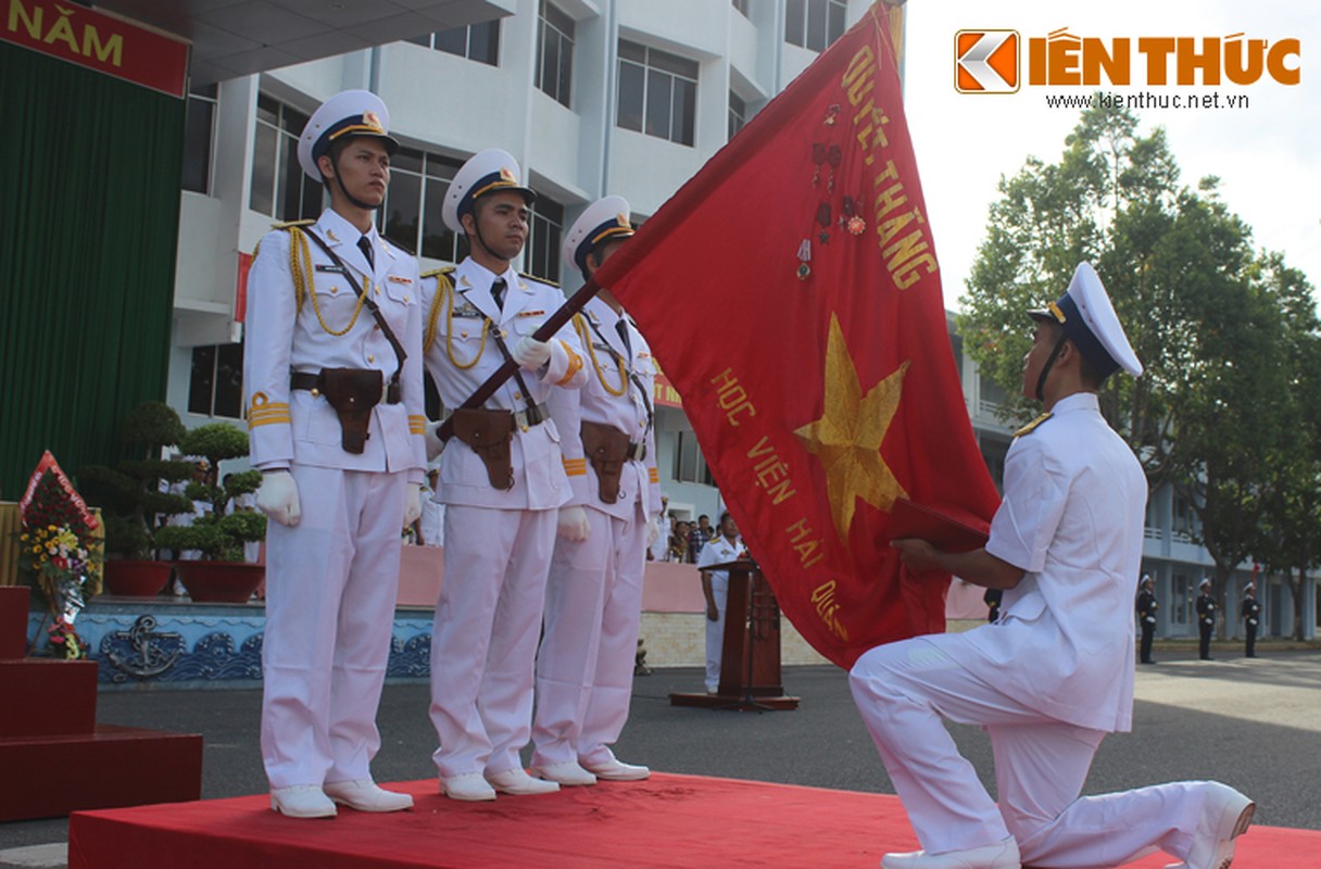 Khoanh khac dang nho le tot nghiep si quan Hai quan VN-Hinh-6