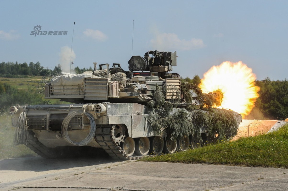 Khoanh khac uy dung xe tang M1A1 Abrams My khai hoa-Hinh-3