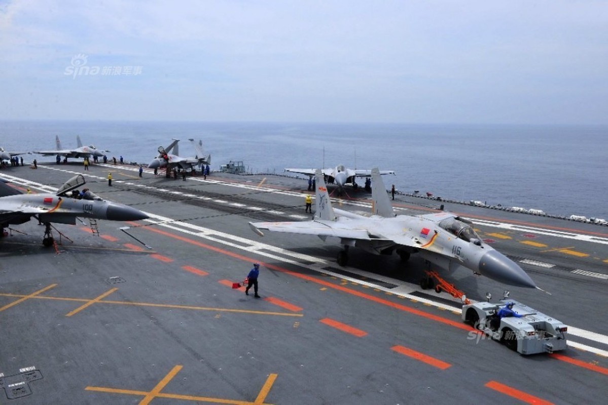 Anh: Tiem kich J-15 Trung Quoc bay tro lai sau tai nan