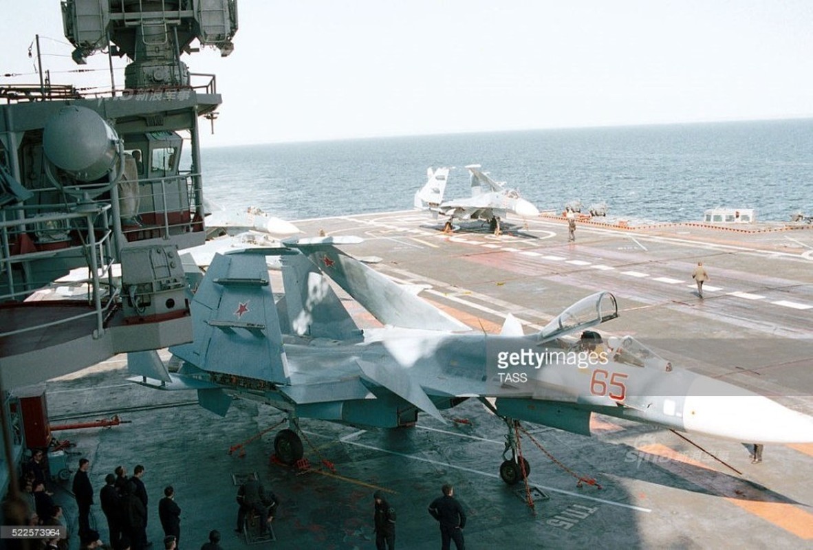 Anh: Tau san bay Kuznetsov don tiem kich ham MiG-29K-Hinh-12