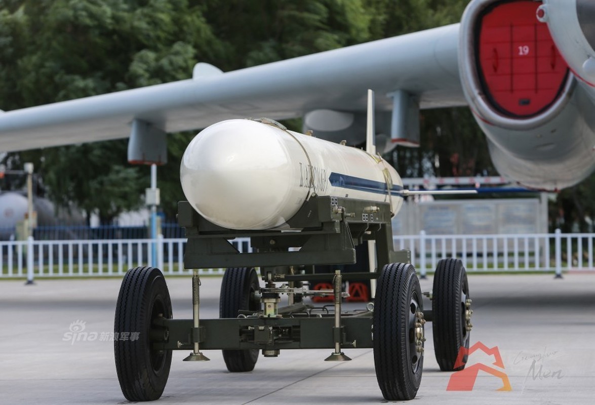 Trung Quoc chinh thuc cong khai may bay nem bom “mat” H-6K-Hinh-9