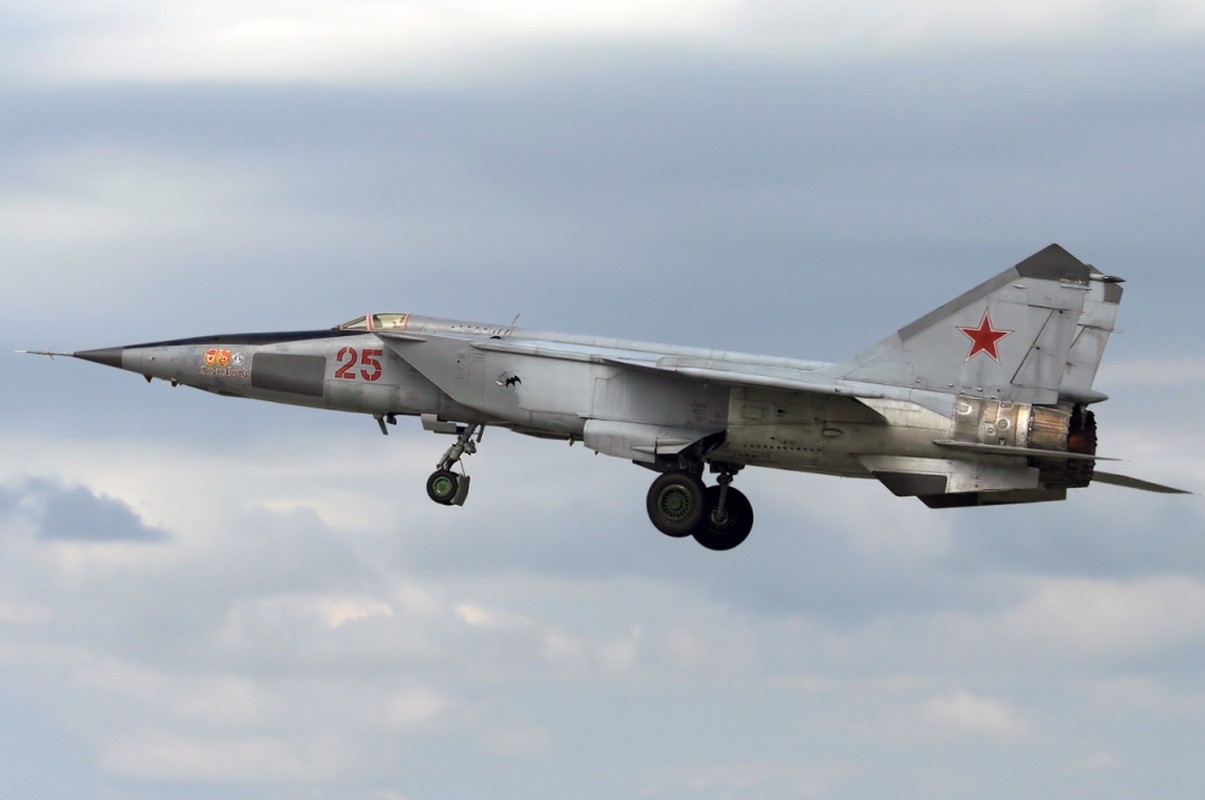 Tiem kich MiG-25: “Qua lua” vi dai cua Lien Xo