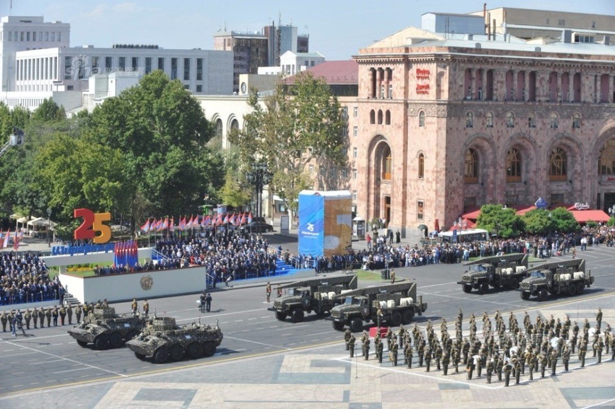 Nhan dien loat vu khi Armenia vua khoe, khien Azerbaijan “khoc thet