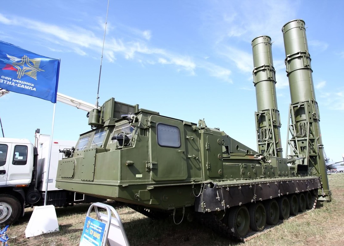 Ten lua S-300V4 hanh quan toi Crimea, Ukraine coi chung-Hinh-11