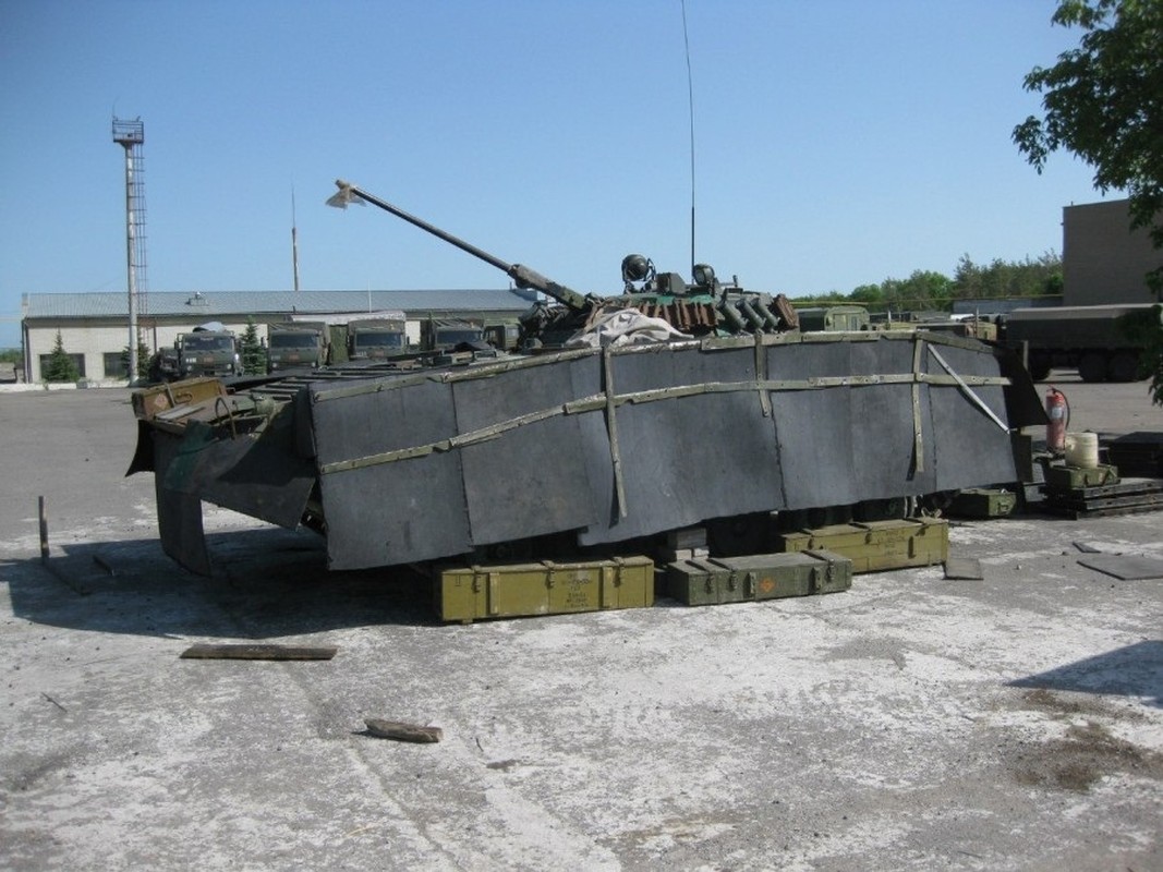 “Dau tim” voi xe chien dau bo binh BMP-2 nang cap cua Ukraine-Hinh-2