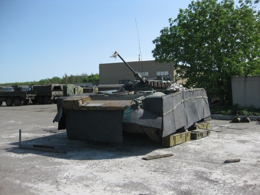 “Dau tim” voi xe chien dau bo binh BMP-2 nang cap cua Ukraine-Hinh-3