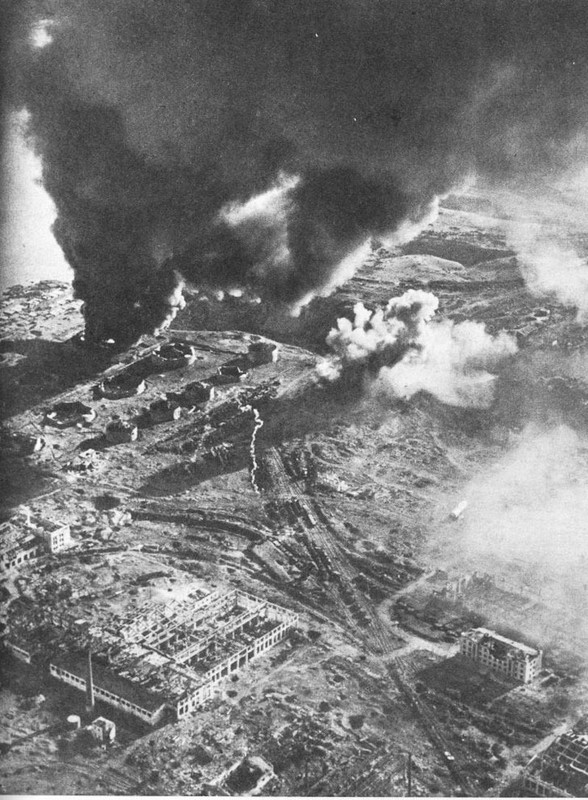 Loat anh kinh hoang mat tran Stalingrad nam 1942-1943