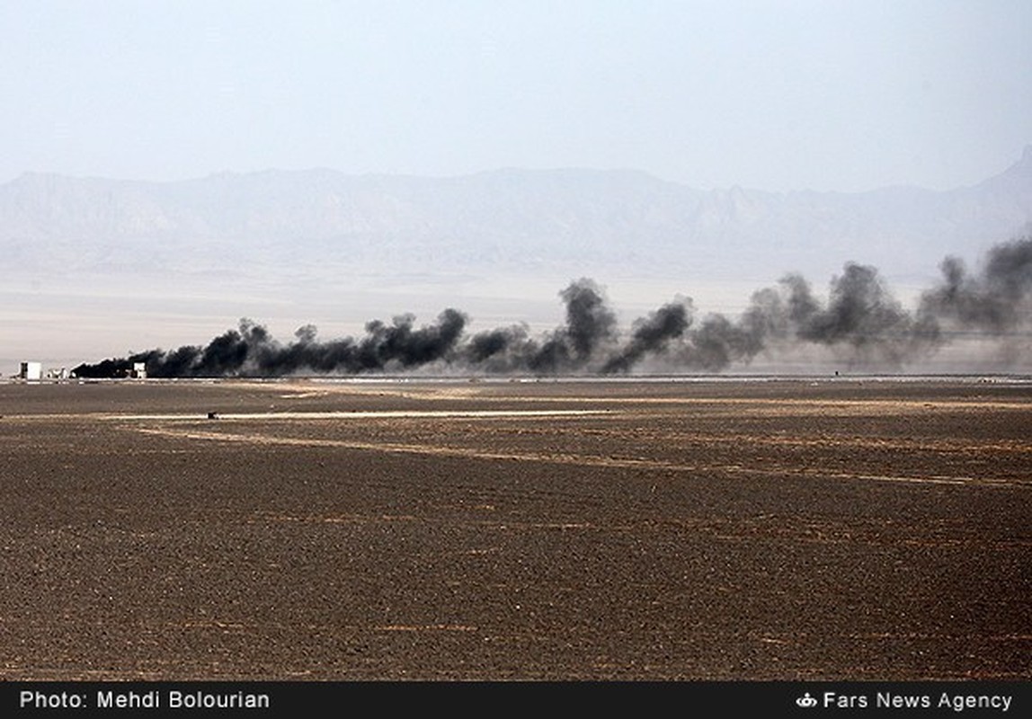 Hai hung canh may bay chien dau Iran “vui dap” ke dich-Hinh-4