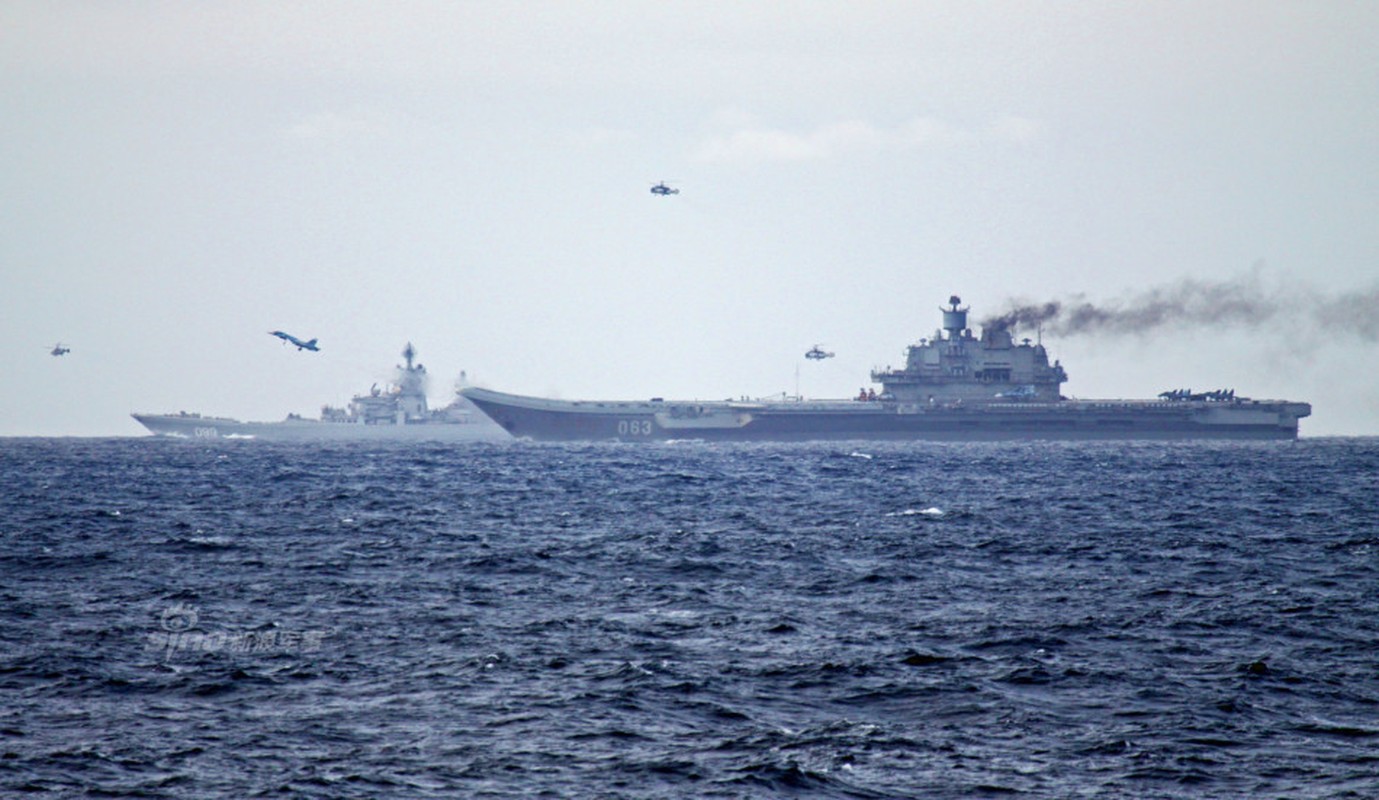 Tau san bay Kuznetsov xa khoi mu troi, phuong Tay ha he-Hinh-2