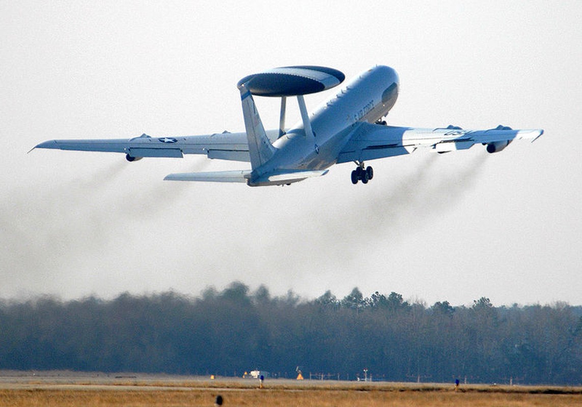 NATO trien khai “radar bay” E-3 de chong IS hay Nga?-Hinh-3