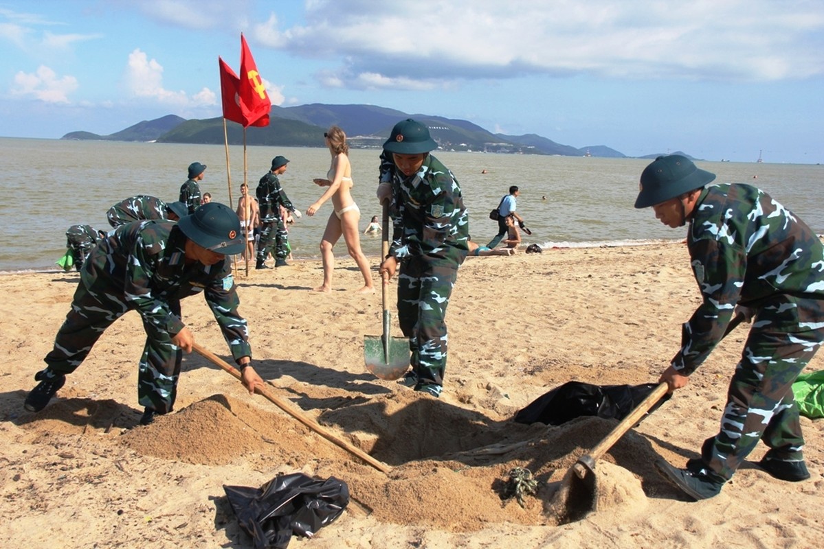 An tuong hoc vien truong Si quan Khong quan don rac bai bien-Hinh-3