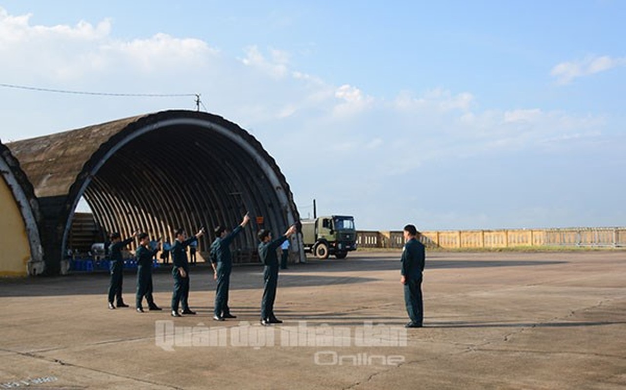 Suc manh dang gom tiem kich Su-27 cua Viet Nam-Hinh-9