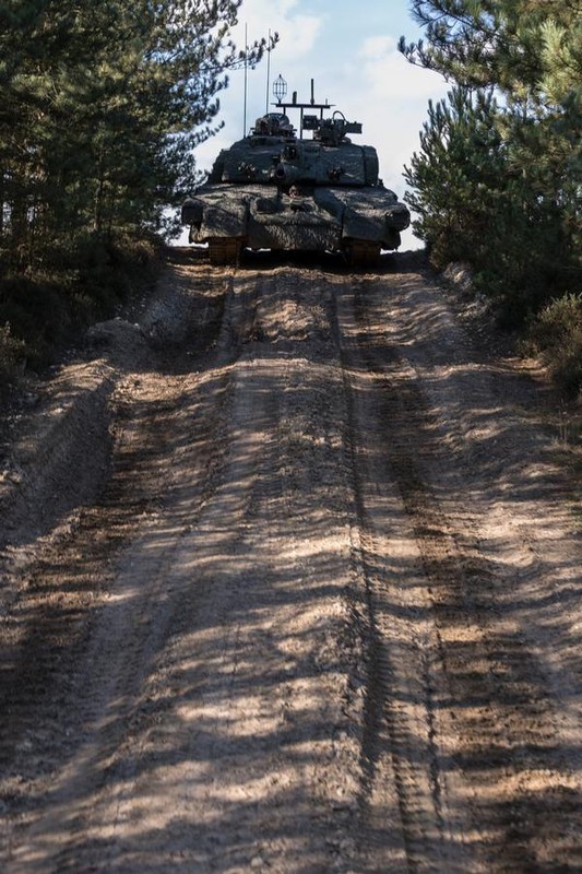 “Dap chan” cho tang Challenger 2, nguoi Anh khiep via T-14 Armata?-Hinh-4