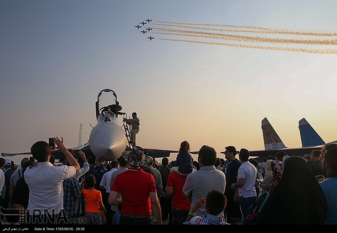 Ngheo nan trien lam hang khong Iran 2016-Hinh-6