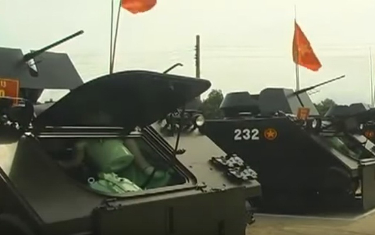 Chiem nguong noi that xe boc thep M113 cua Viet Nam-Hinh-2